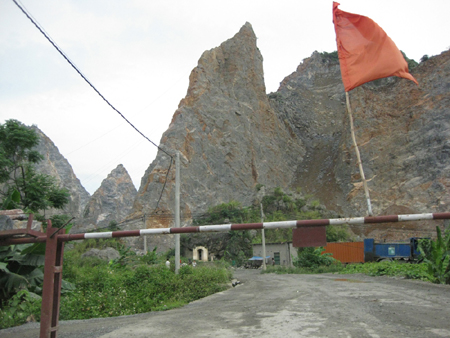 Tai nan lao dong tham khoc: 6 nguoi chet, 4 nguoi bi thuong - Bao Ho Lao Dong Quang Trung